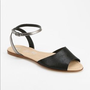 Seychelles Black Pewter Leather Ankle Strap Sandal